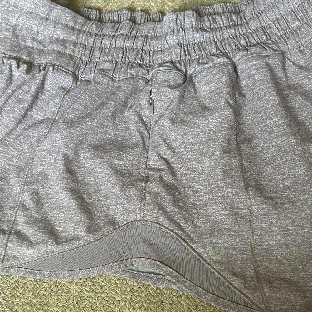 Women’s size 4 Lululemon sport shorts - Picture 3 of 4